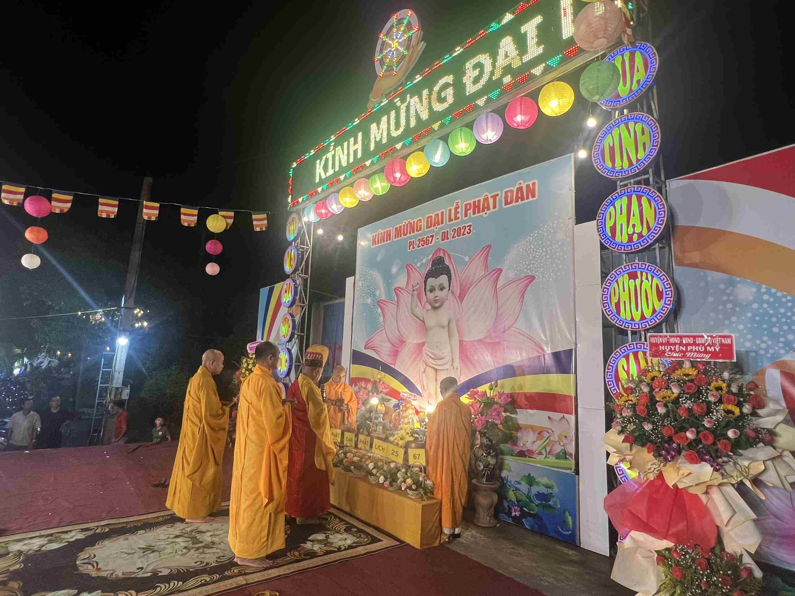 Phù Mỹ: Trang nghiêm Đại lễ Phật đản PL.2567 tại chùa Tịnh Quang